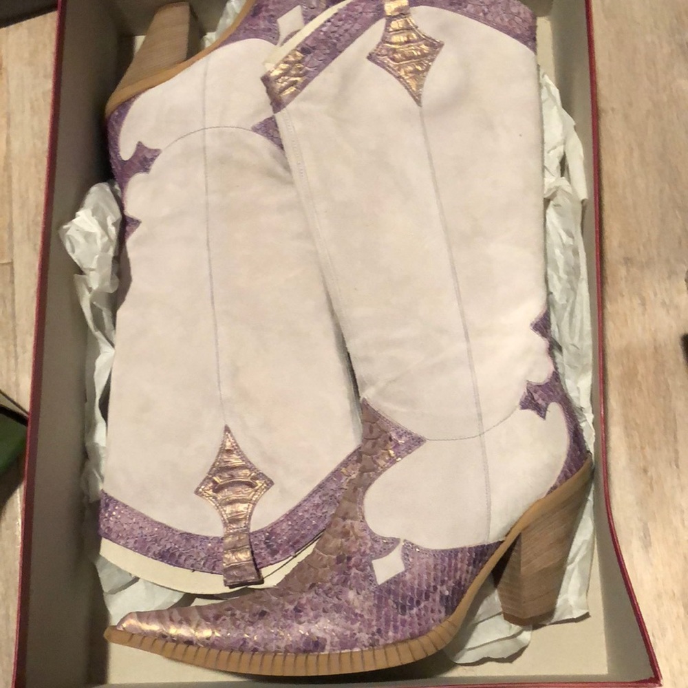 Lilac cowboy boots!
